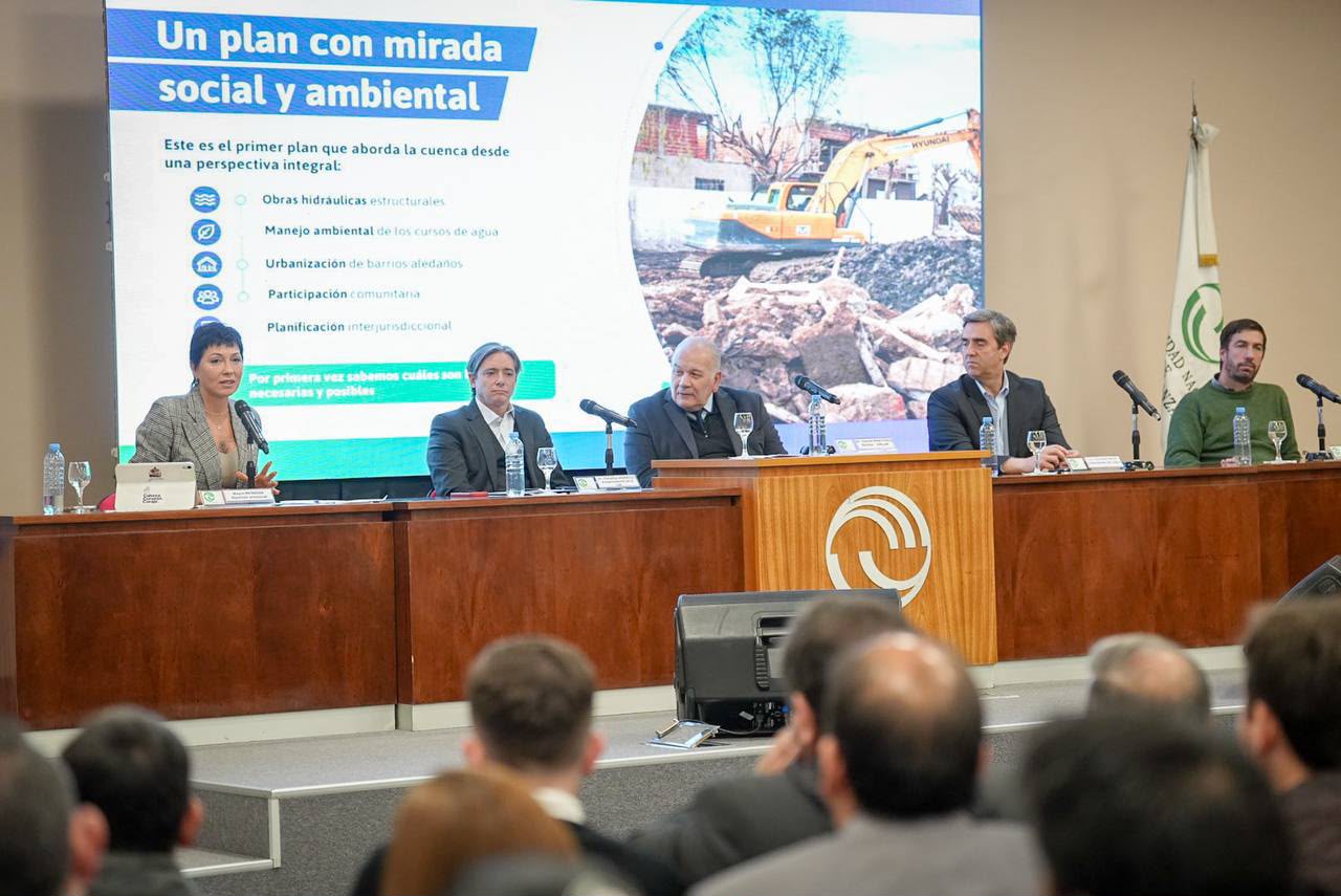 MAYRA INSISTIÓ EN LA NECESIDAD DE FINANCIAR LA OBRA DE LOS ARROYOS