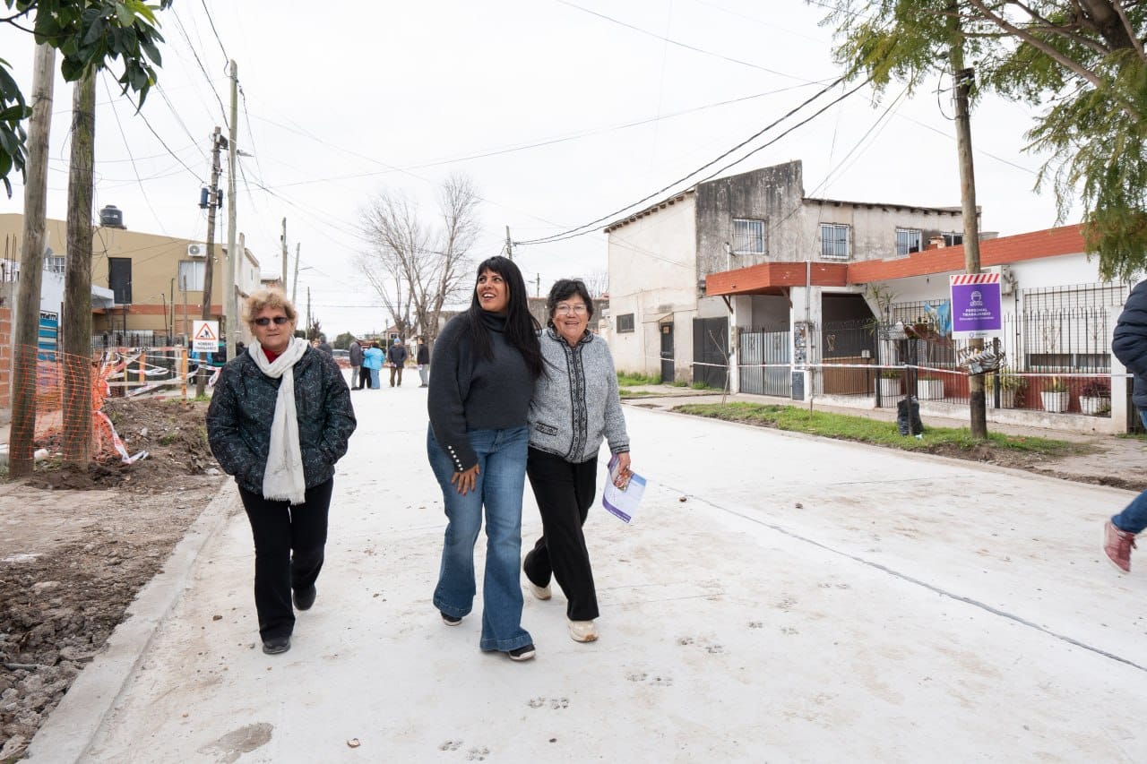 AVANZA LA OBRA DE PAVIMENTACIÓN DE 37 NUEVAS CUADRAS EN EZPELETA