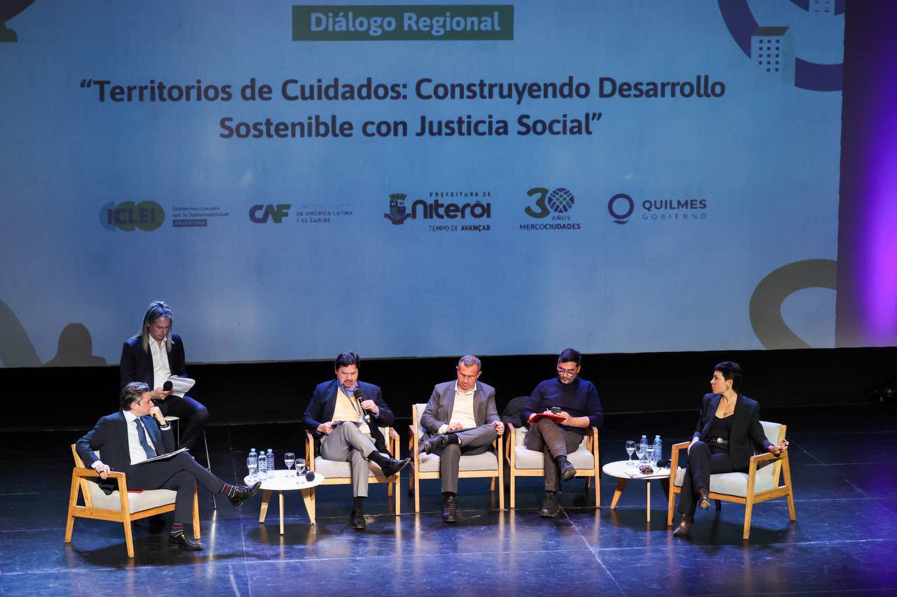 CONSEJO DE MERCOCIUDADES: MAYRA ENCABEZÓ EL PANEL INTERNACIONAL