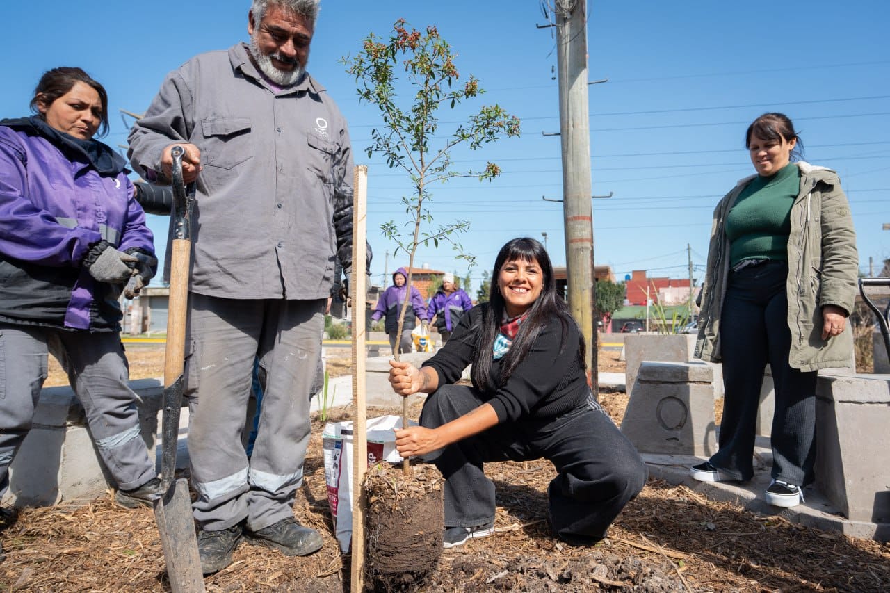 EL MUNICIPIO DE QUILMES ERRADICÓ UN BASURAL Y RECUPERÓ UN ESPACIO PÚBLICO