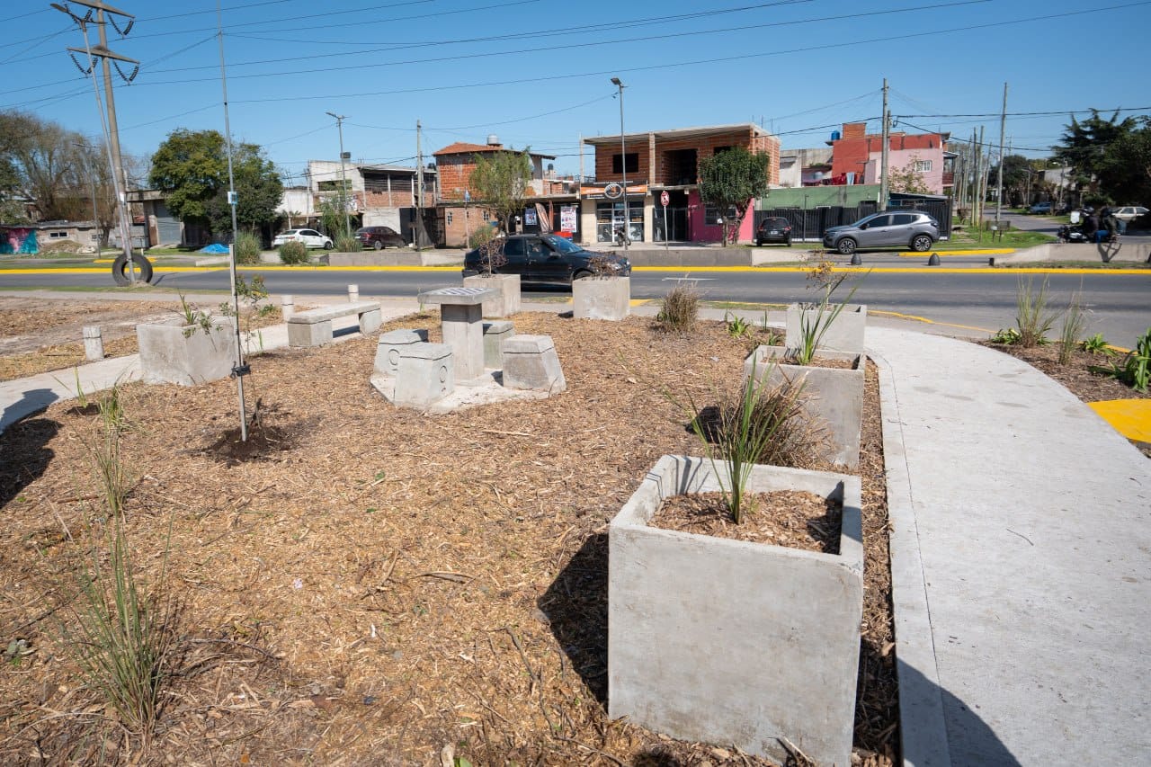 EL MUNICIPIO DE QUILMES ERRADICÓ UN BASURAL Y RECUPERÓ UN ESPACIO PÚBLICO