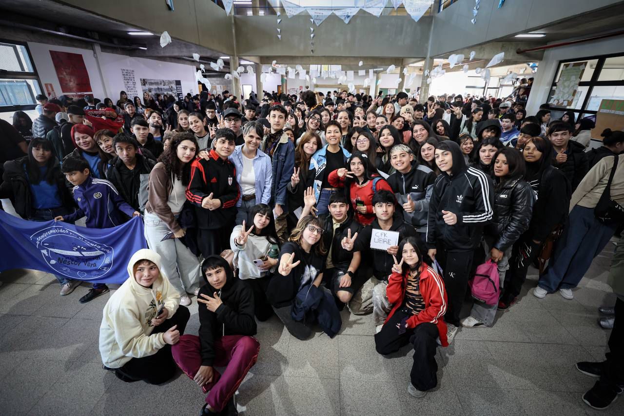MAYRA ESTUVO JUNTO A 300 JÓVENES DEL PROGRAMA ENVIÓN