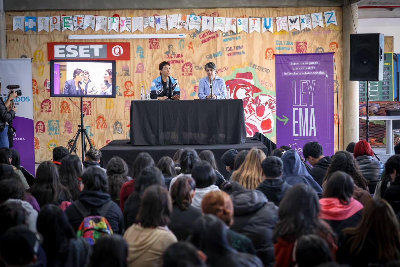 MAYRA ESTUVO JUNTO A 300 JÓVENES DEL PROGRAMA ENVIÓN