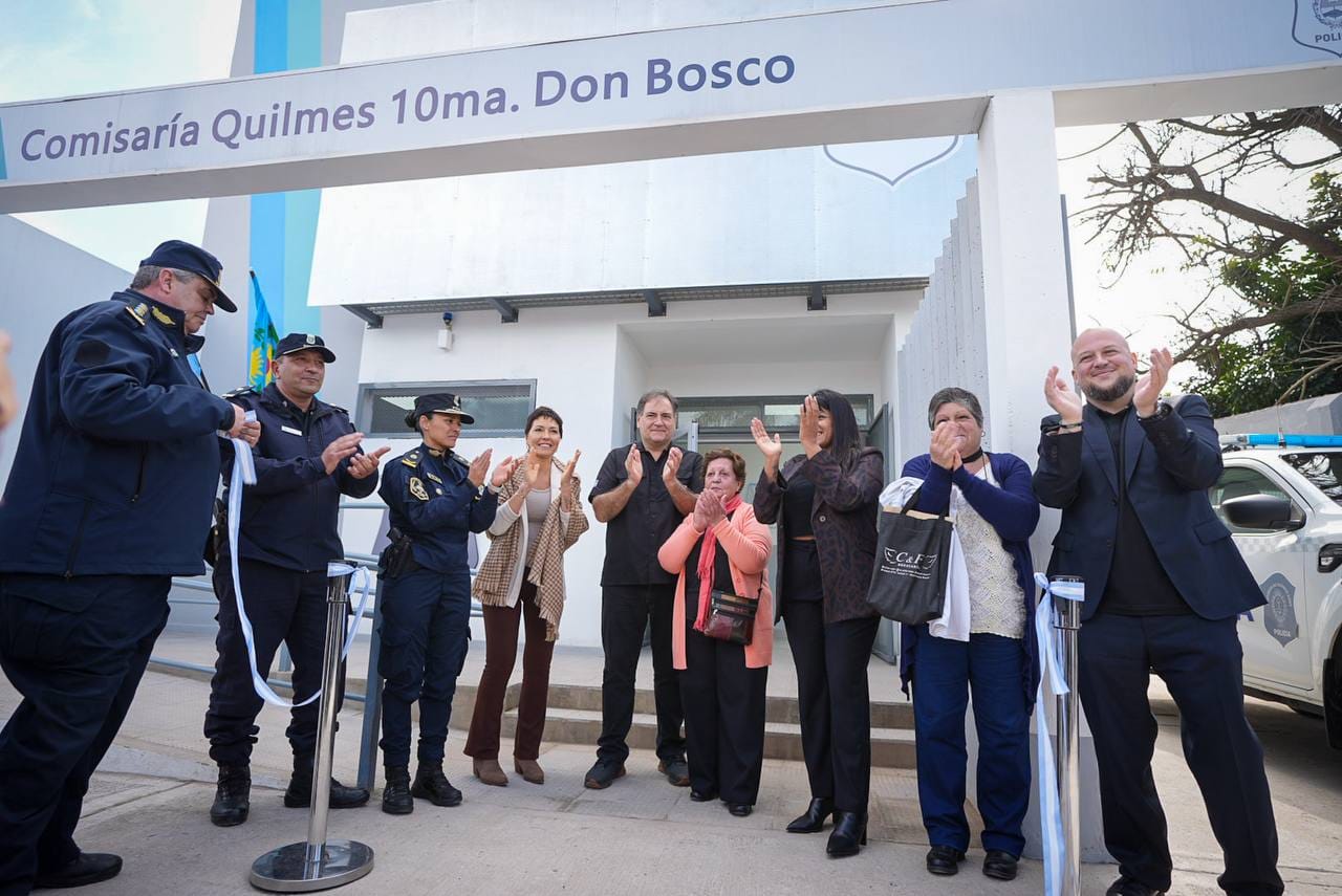 MAYRA, EVA MIERI Y EL MINISTRO ALONSO INAUGURARON LA NUEVA COMISARÍA 10°