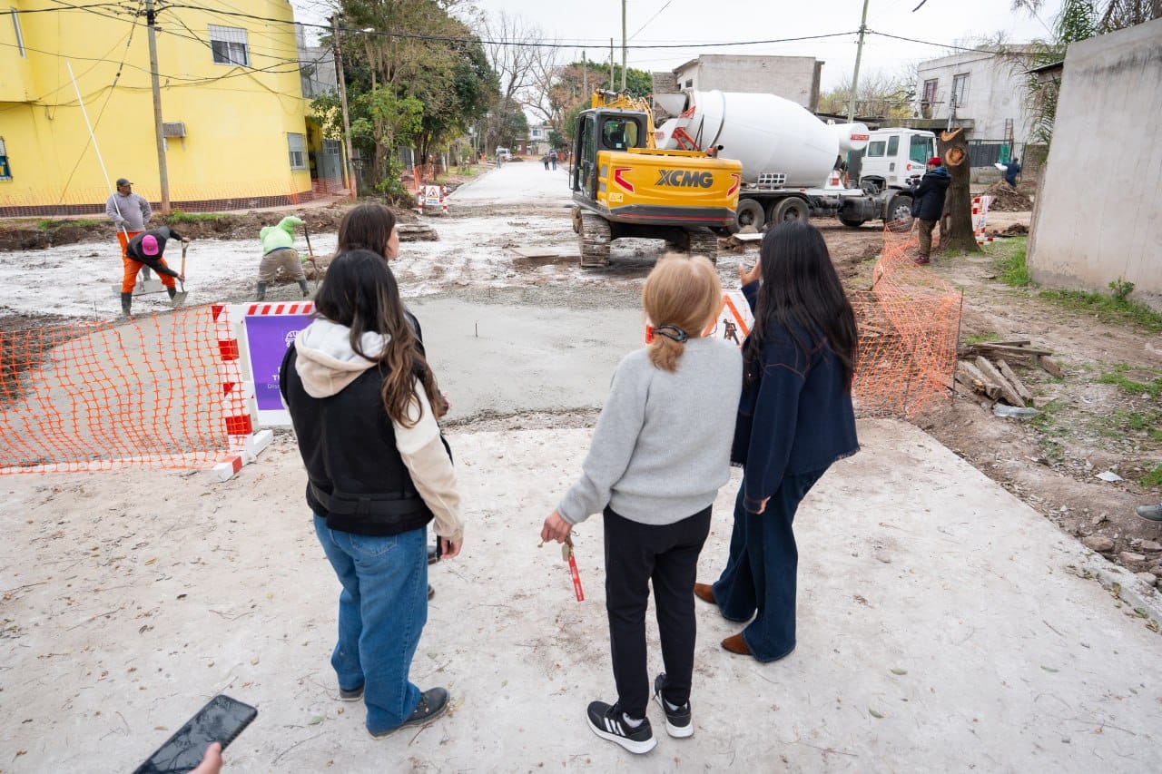 EL MUNICIPIO AVANZA CON LA OBRA DE PAVIMENTACIÓN EN 37 NUEVAS CUADRAS