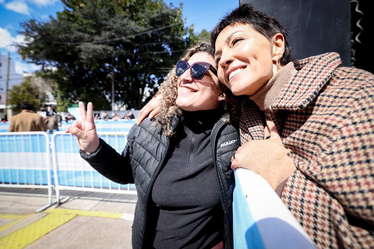 MAYRA Y EVA MIERI PRESENTES EN EL 66° ANIVERSARIO DE BERNAL 