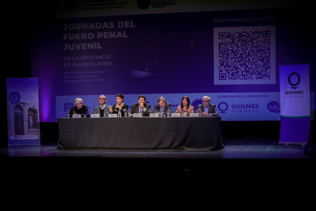 MAYRA MENDOZA Y EL MINISTRO MENA EN LAS JORNADAS DEL FUERO PENAL JUVENIL