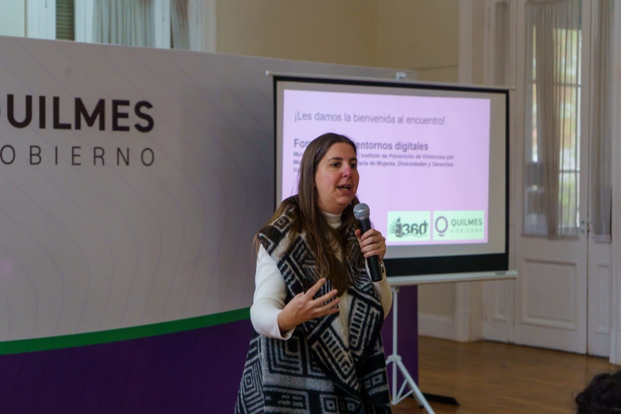  PRIMER JORNADA DE FORMACIÓN EN CIUDADANÍA Y ENTORNOS DIGITALES 