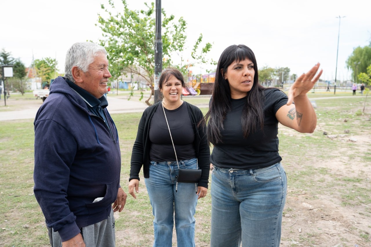 EL MUNICIPIO DE QUILMES REALIZA TAREAS DE MANTENIMIENTO DE PLAZAS Y PARQUES