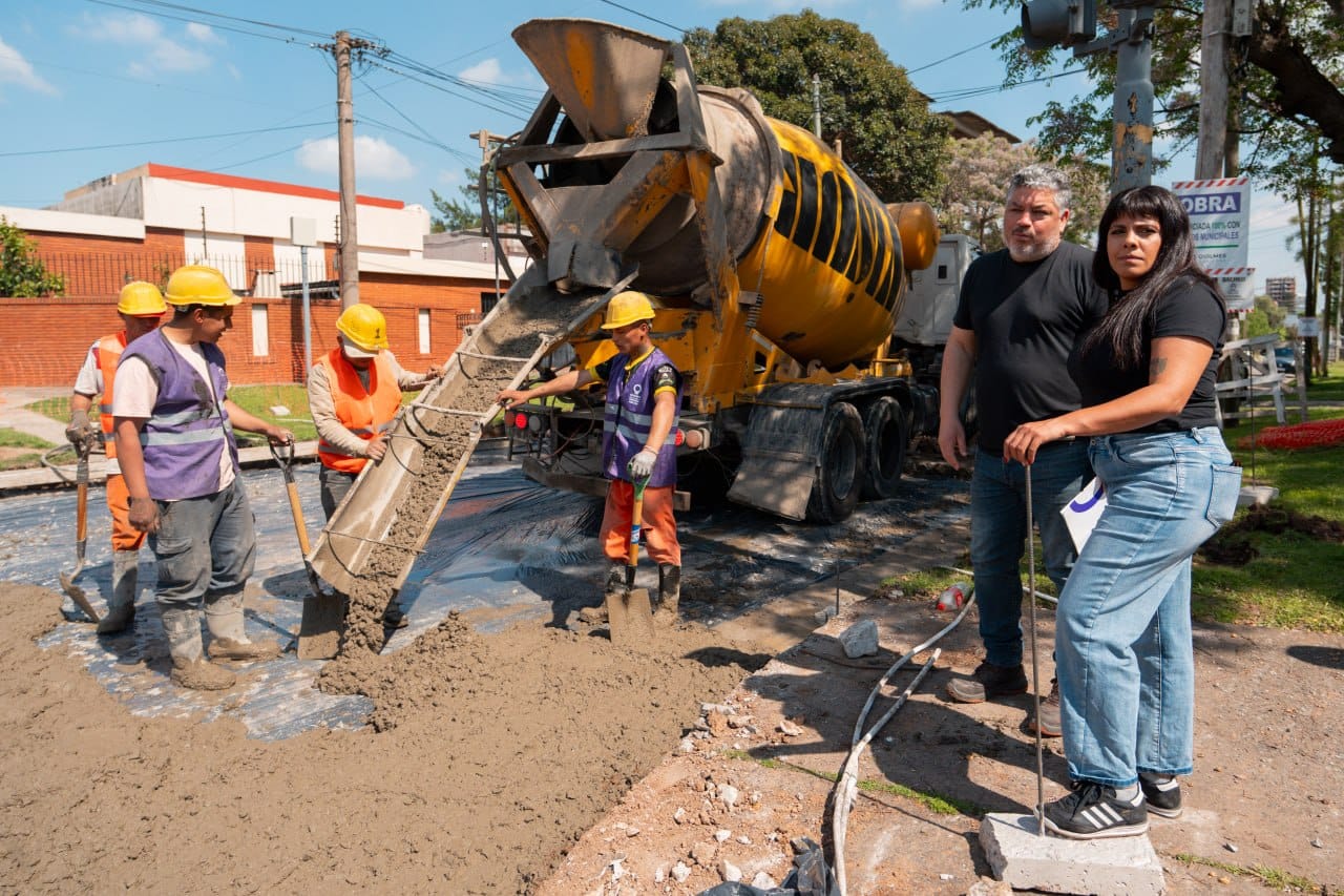 CONTINÚAN LAS TAREAS DE BACHEO Y REPARACIÓN DE CALZADA 